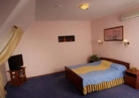Old Port Hotel 3*