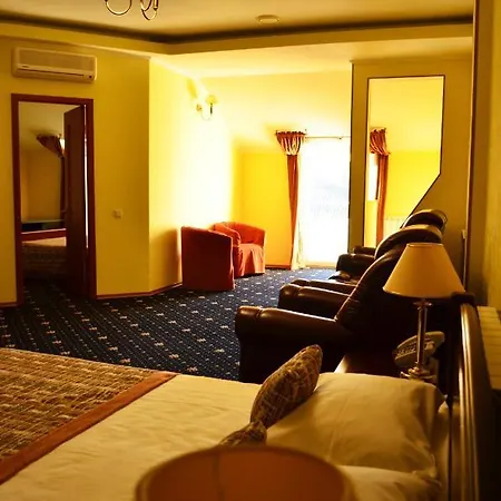 Old Port Hotel 3*